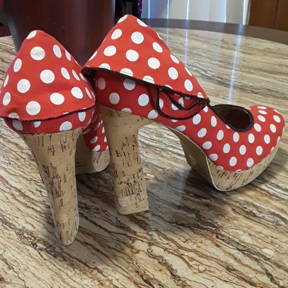 Shoes - Picture 3 of 3